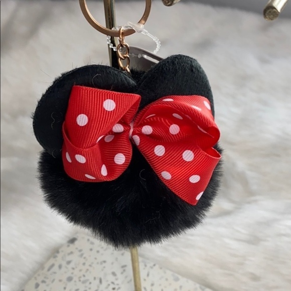 Mouse Ear Detailed Pom Pom Key Chain‎